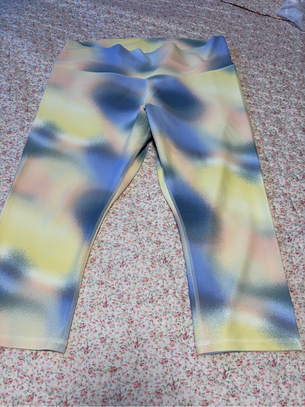 Women’s Pastel Tie-Dye Active Skirted capri Leggings - Yellow Blue Pink NWOT